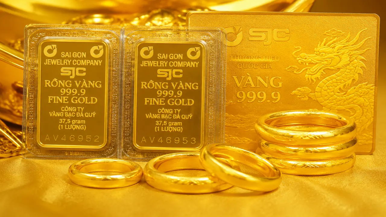 سعر الذهب عيار 9999 في باو تين مينه تشاو اليوم يتأرجح مجددًا